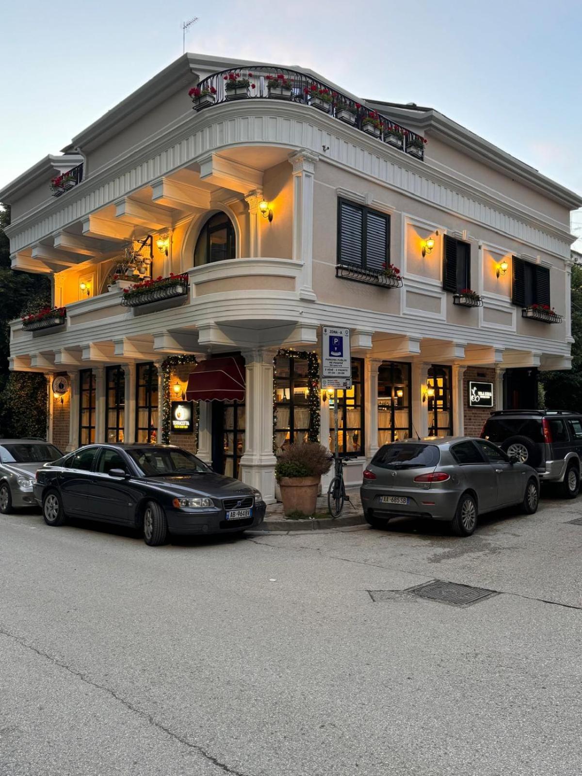Vila Koja Boutique Hotel 티라나 외부 사진
